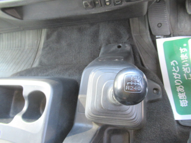 日野レンジャー幌ウイング中型（4t）[写真32]