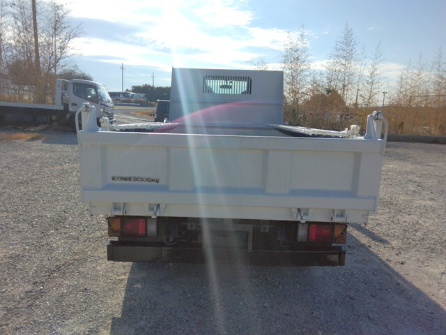 いすゞエルフダンプ小型（2t・3t）[写真09]