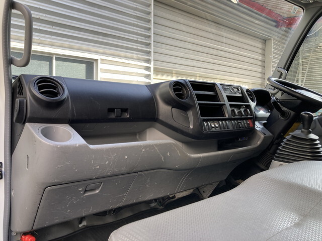 日野デュトロアルミバン小型（2t・3t）[写真18]