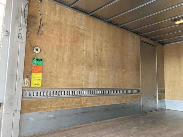 日野デュトロアルミバン小型（2t・3t）[写真21]