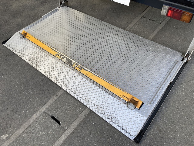 日野デュトロアルミバン小型（2t・3t）[写真06]