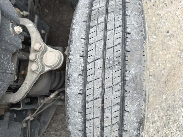 三菱ふそうキャンター平ボディ小型（2t・3t）[写真14]