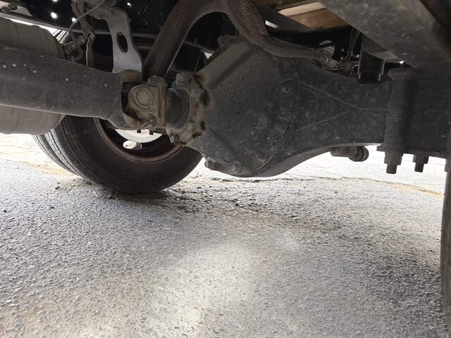 三菱ふそうキャンター平ボディ小型（2t・3t）[写真18]