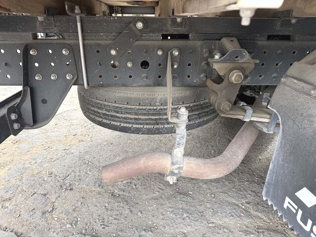 三菱ふそうキャンター平ボディ小型（2t・3t）[写真21]