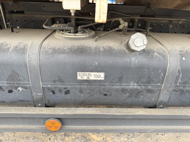 三菱ふそうキャンター平ボディ小型（2t・3t）[写真24]