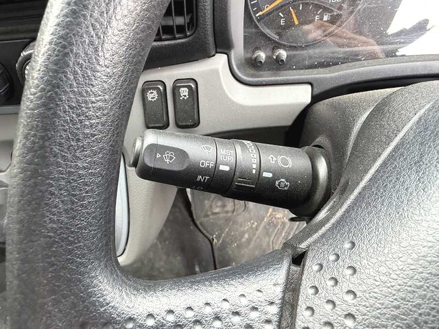 三菱ふそうキャンター平ボディ小型（2t・3t）[写真32]