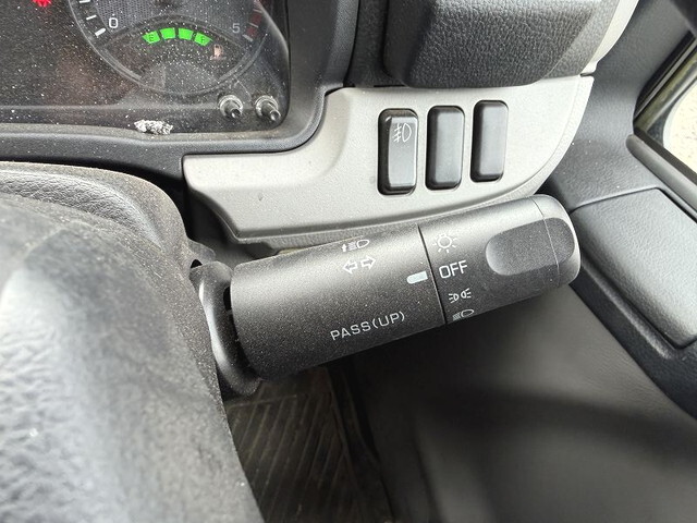 三菱ふそうキャンター平ボディ小型（2t・3t）[写真33]