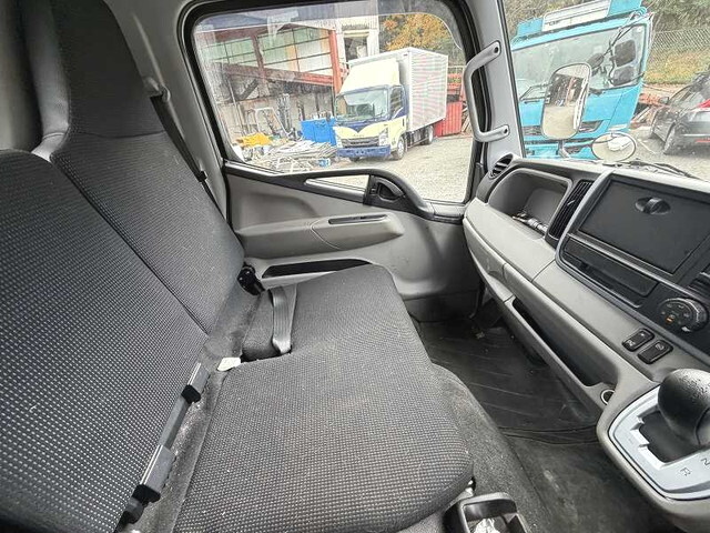 三菱ふそうキャンター平ボディ小型（2t・3t）[写真37]