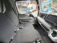 三菱ふそうキャンター平ボディ小型（2t・3t）[写真38]