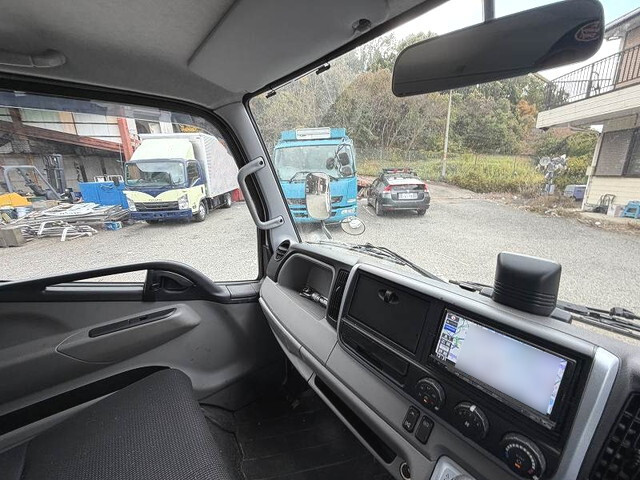 三菱ふそうキャンター平ボディ小型（2t・3t）[写真39]