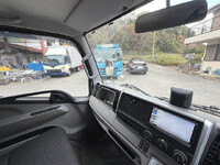 三菱ふそうキャンター平ボディ小型（2t・3t）[写真40]