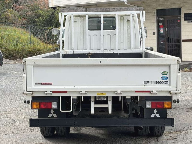 三菱ふそうキャンター平ボディ小型（2t・3t）[写真05]