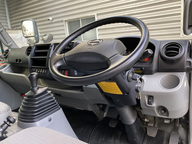 日野デュトロパネルバン小型（2t・3t）[写真14]