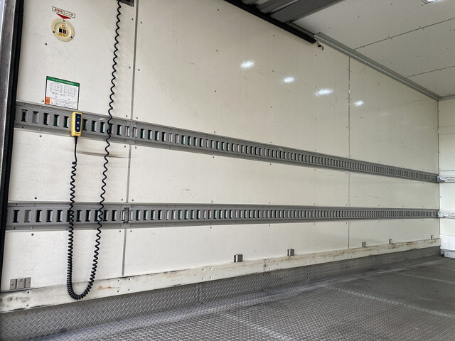 日野デュトロパネルバン小型（2t・3t）[写真20]