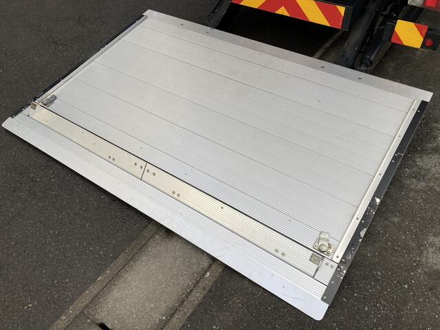 日野デュトロパネルバン小型（2t・3t）[写真05]