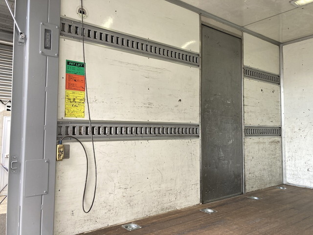 日野デュトロアルミバン小型（2t・3t）[写真23]