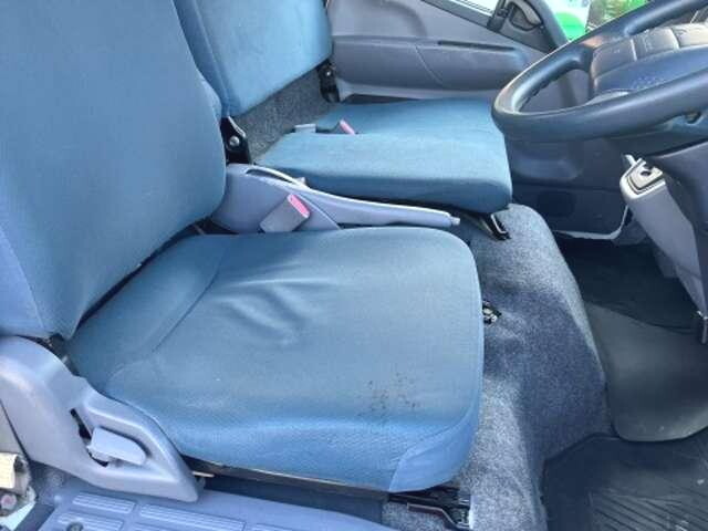 三菱ふそうキャンターパネルバン小型（2t・3t）[写真15]