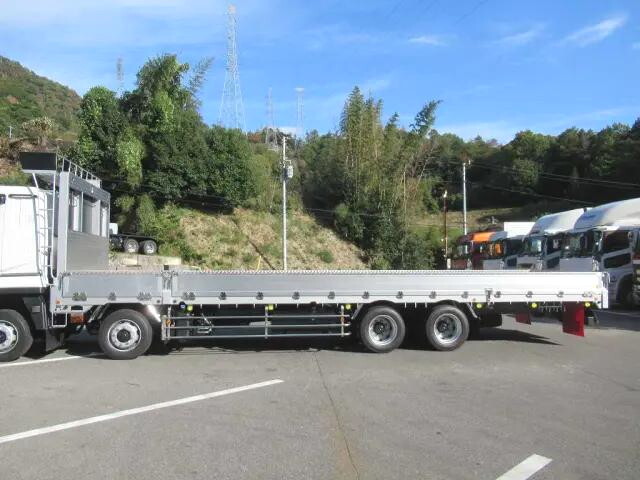 三菱ふそうスーパーグレートアルミブロック大型（10t）[写真10]