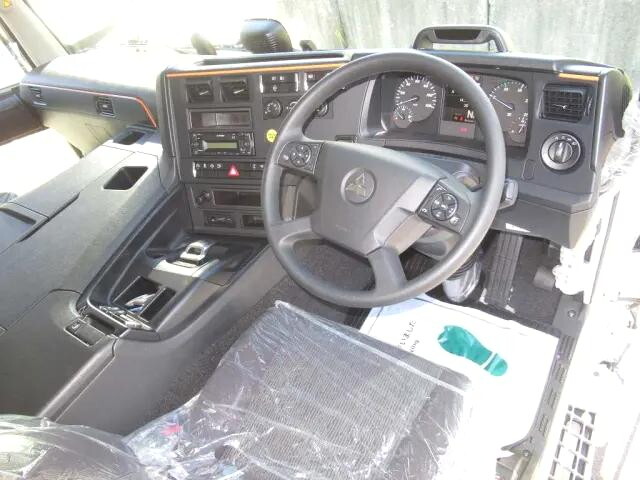 三菱ふそうスーパーグレートアルミブロック大型（10t）[写真13]