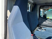 三菱ふそうキャンター平ボディ小型（2t・3t）[写真13]