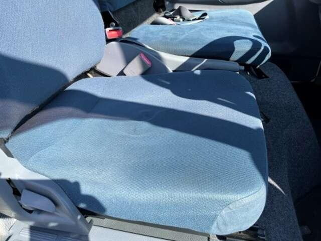 三菱ふそうキャンター平ボディ小型（2t・3t）[写真13]