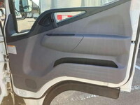 三菱ふそうキャンター平ボディ小型（2t・3t）[写真15]