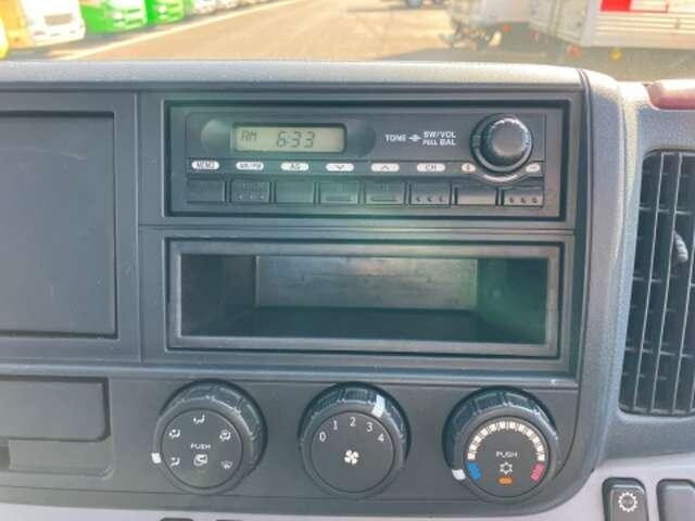 三菱ふそうキャンター平ボディ小型（2t・3t）[写真08]