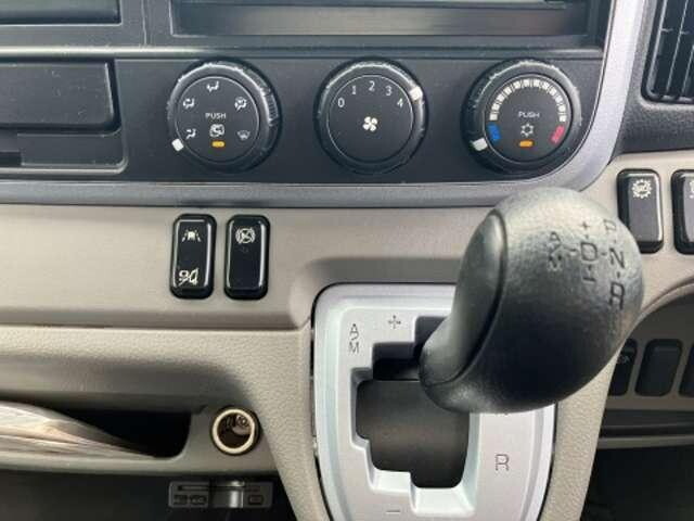 三菱ふそうキャンターアルミバン小型（2t・3t）[写真12]