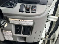 三菱ふそうキャンターアルミバン小型（2t・3t）[写真16]