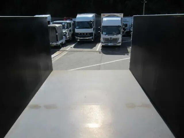 日野プロフィア深ダンプ（土砂禁ダンプ）大型（10t）[写真09]