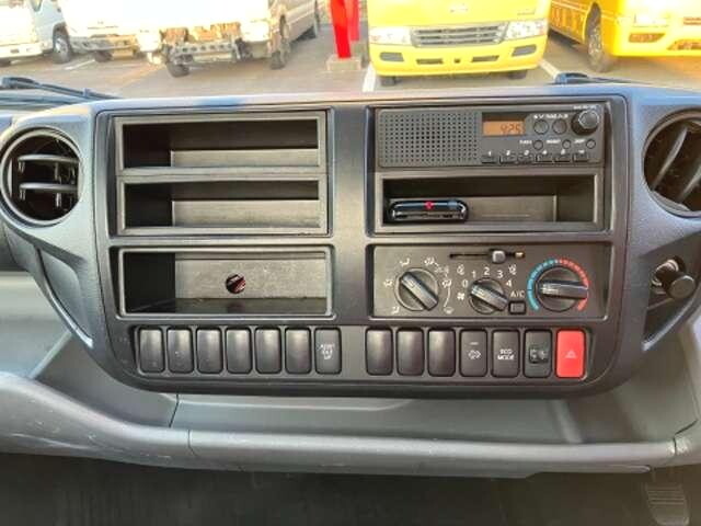 日野デュトロ平ボディ小型（2t・3t）[写真09]