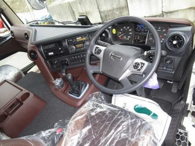 日野プロフィアアルミブロック大型（10t）[写真15]