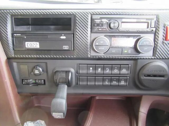 日野プロフィアアルミブロック大型（10t）[写真16]