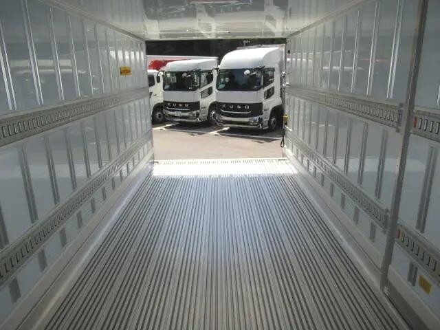 日野レンジャー冷凍車（冷蔵車）中型（4t）[写真11]