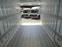 日野レンジャー冷凍車（冷蔵車）中型（4t）[写真12]