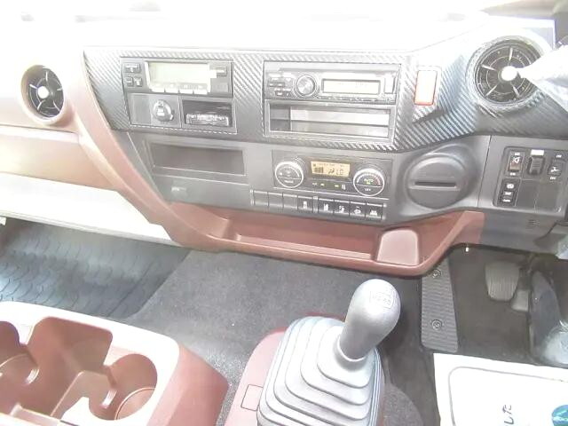 日野レンジャー冷凍車（冷蔵車）中型（4t）[写真17]