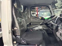 三菱ふそうキャンター平ボディ小型（2t・3t）[写真15]