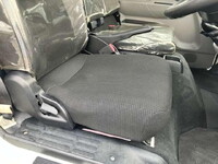 三菱ふそうキャンター平ボディ小型（2t・3t）[写真17]