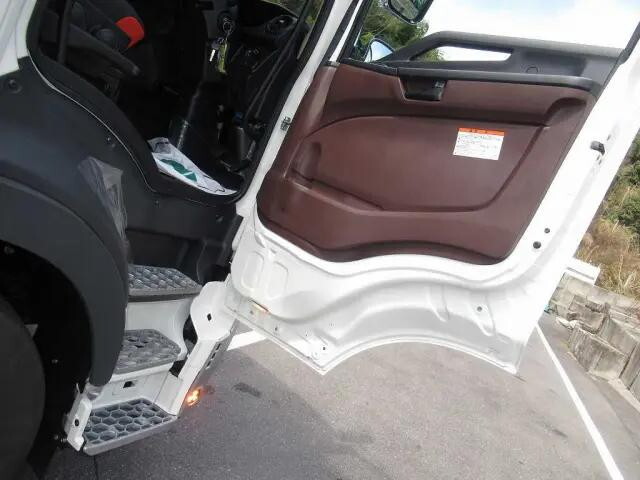 日野プロフィアミキサー車（コンクリートミキサー）大型（10t）[写真23]