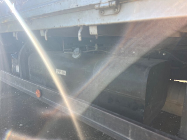 三菱ふそうキャンター平ボディ小型（2t・3t）[写真18]