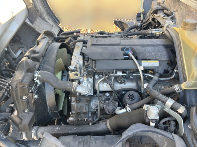 三菱ふそうキャンター平ボディ小型（2t・3t）[写真23]