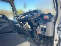 三菱ふそうキャンター平ボディ小型（2t・3t）[写真27]