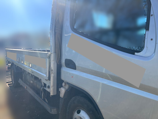 三菱ふそうキャンター平ボディ小型（2t・3t）[写真05]