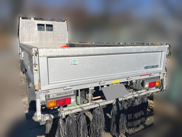 三菱ふそうキャンター平ボディ小型（2t・3t）[写真08]