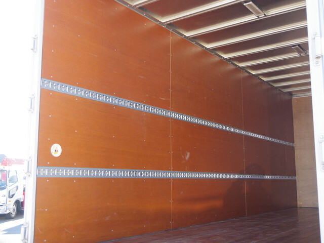 三菱ふそうファイターアルミバン中型（4t）[写真13]