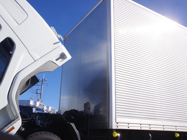 三菱ふそうファイターアルミバン中型（4t）[写真17]