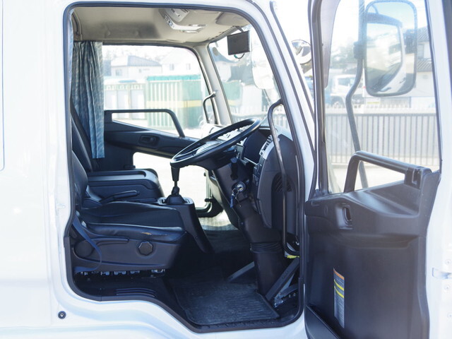 三菱ふそうファイターアルミバン中型（4t）[写真29]