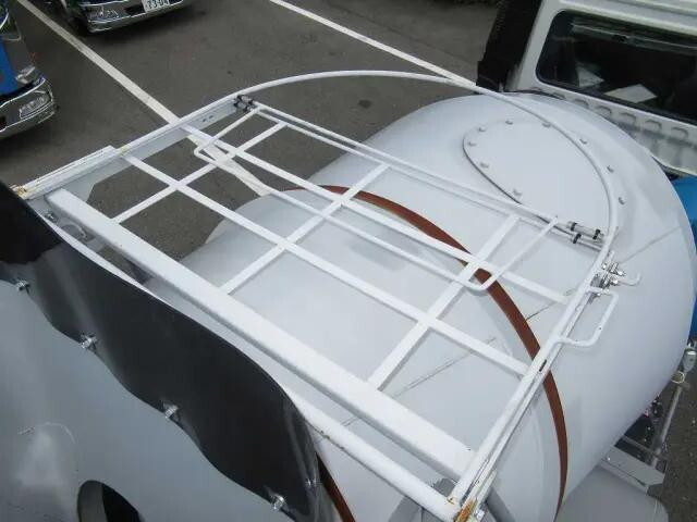 三菱ふそうファイターミキサー車（コンクリートミキサー）中型（4t）[写真14]