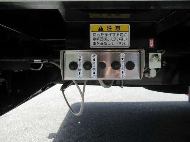 三菱ふそうスーパーグレートセルフローダー大型（10t）[写真12]