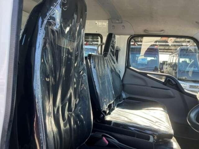 三菱ふそうキャンターダブルキャブ（Wキャブ）小型（2t・3t）[写真15]